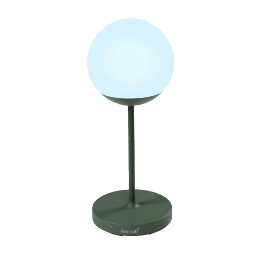 MOOON es una lampara de LED para terrazas o exteriores