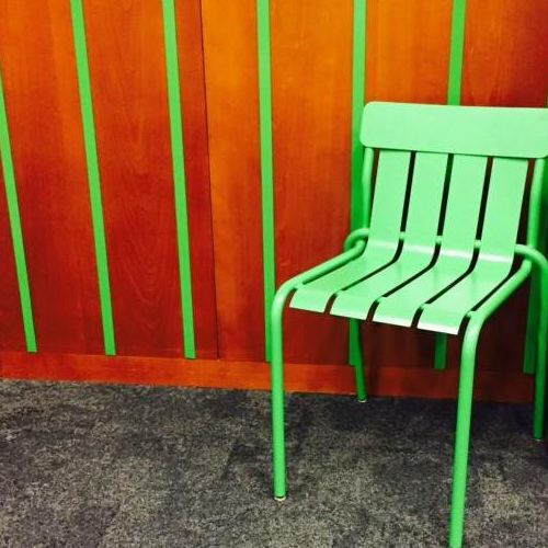 Detalle de la increible y novedosa silla Stripe by Matali Crasset